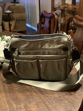 HKWIP olive green crossbody organizer nylon excellent condition